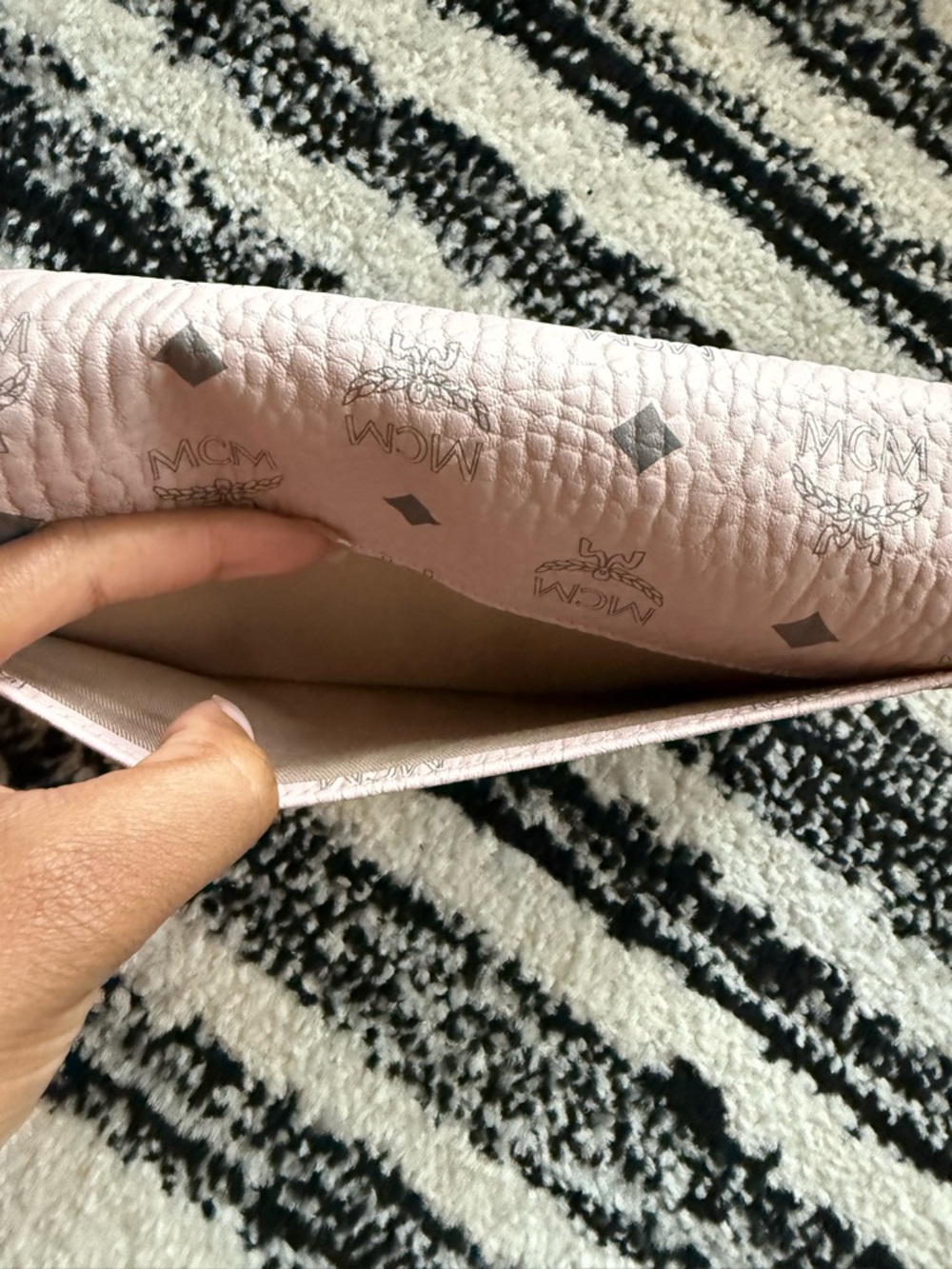 MCM Light Pink Logo Envelope Wallet with Gold Lock - Picture 4 of 7